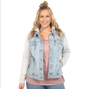 Levi’s plus size Hybrid Trucker Jean Jacket